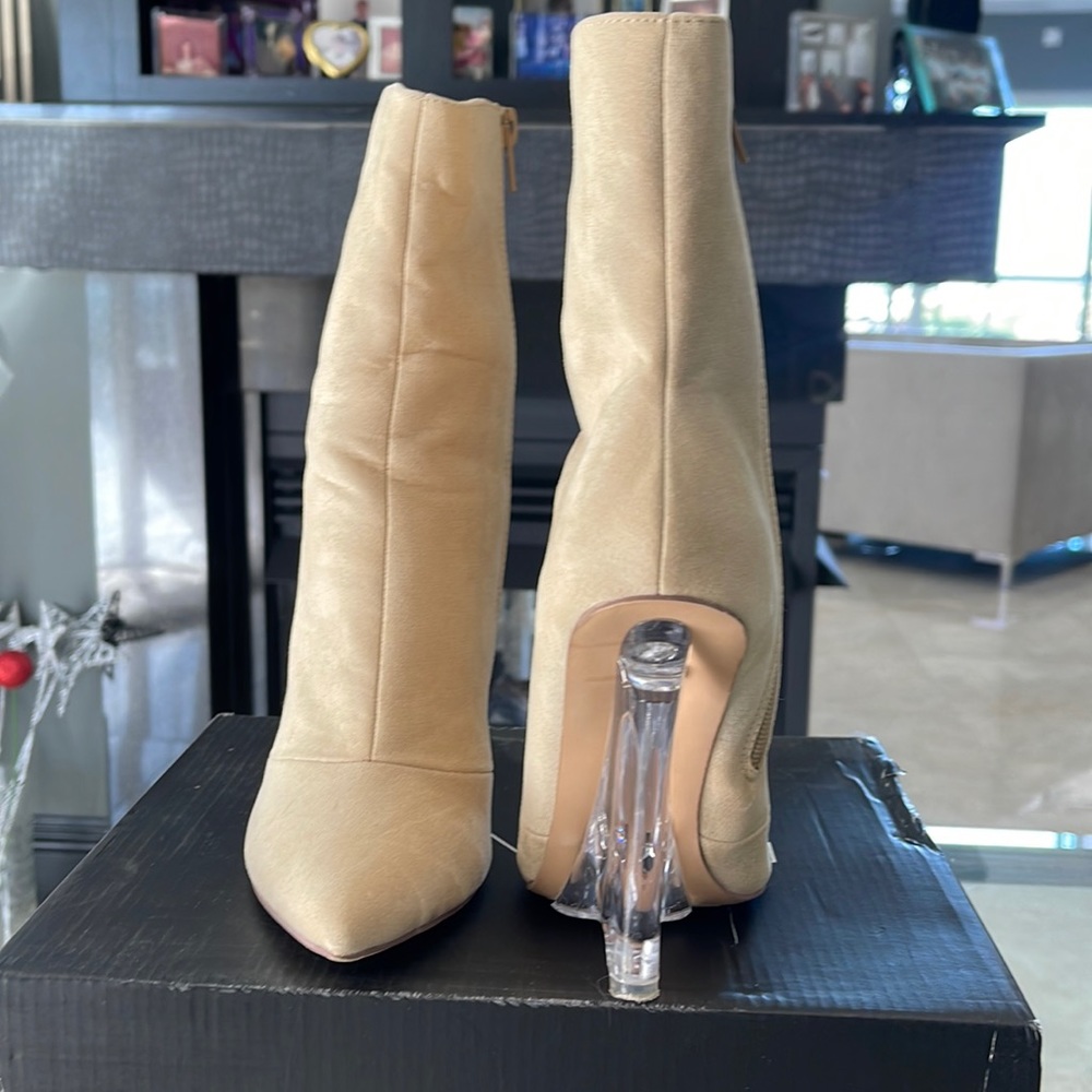 Fashion Nova size 6 Nude faux suede clear lucite wedge bootie